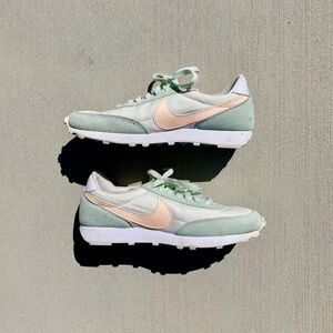Nike Daybreak Barely Green sneakers